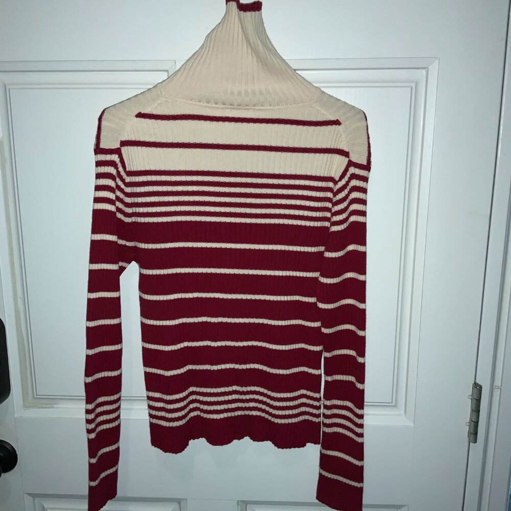 sweater - Picture 3 of 3